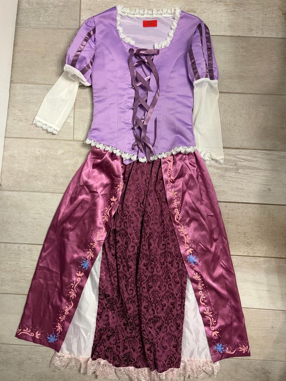 Womenโs Rapunzel costume
